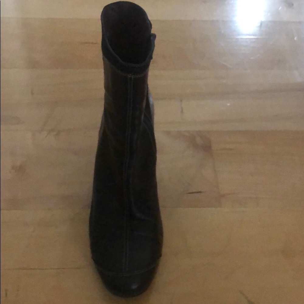 Boots - Picture 3 of 4